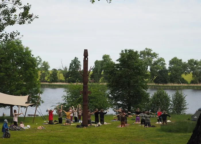 Trabi- Am Naturteich ماخرن